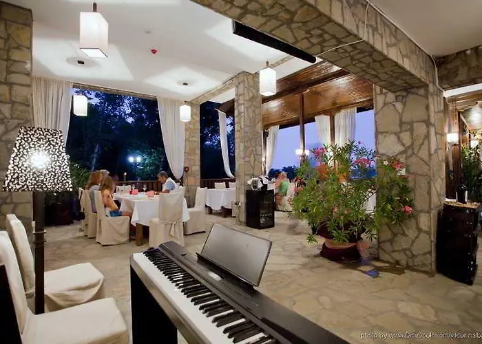 Arkutino Family Resort 4*