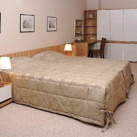 Arkutino Family سوزوبول