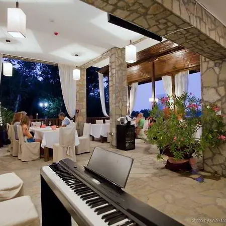 Arkutino Family Resort 4*