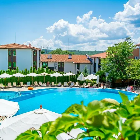 Arkutino Family Resort 4*